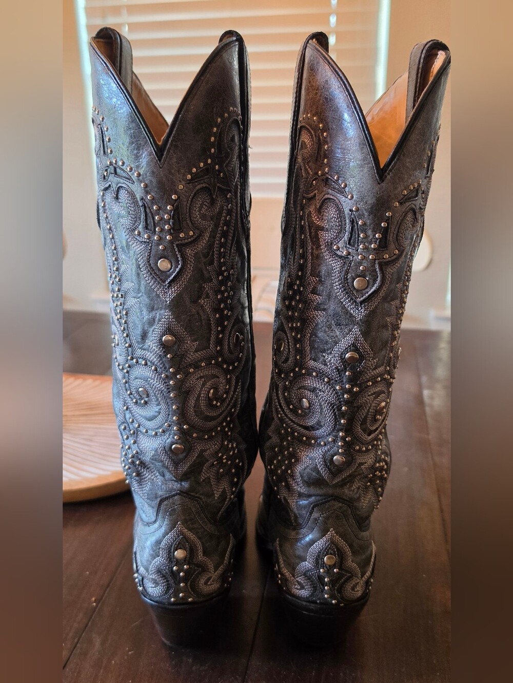 Vintage Corral Grey Embroidered Studded Cowboy Boots - Corral - Picture 4 of 10
